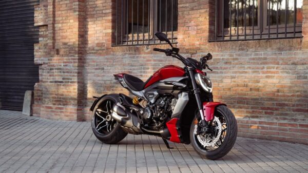 Nuova Ducati XDiavel V4 la Sport Cruiser secondo Ducati